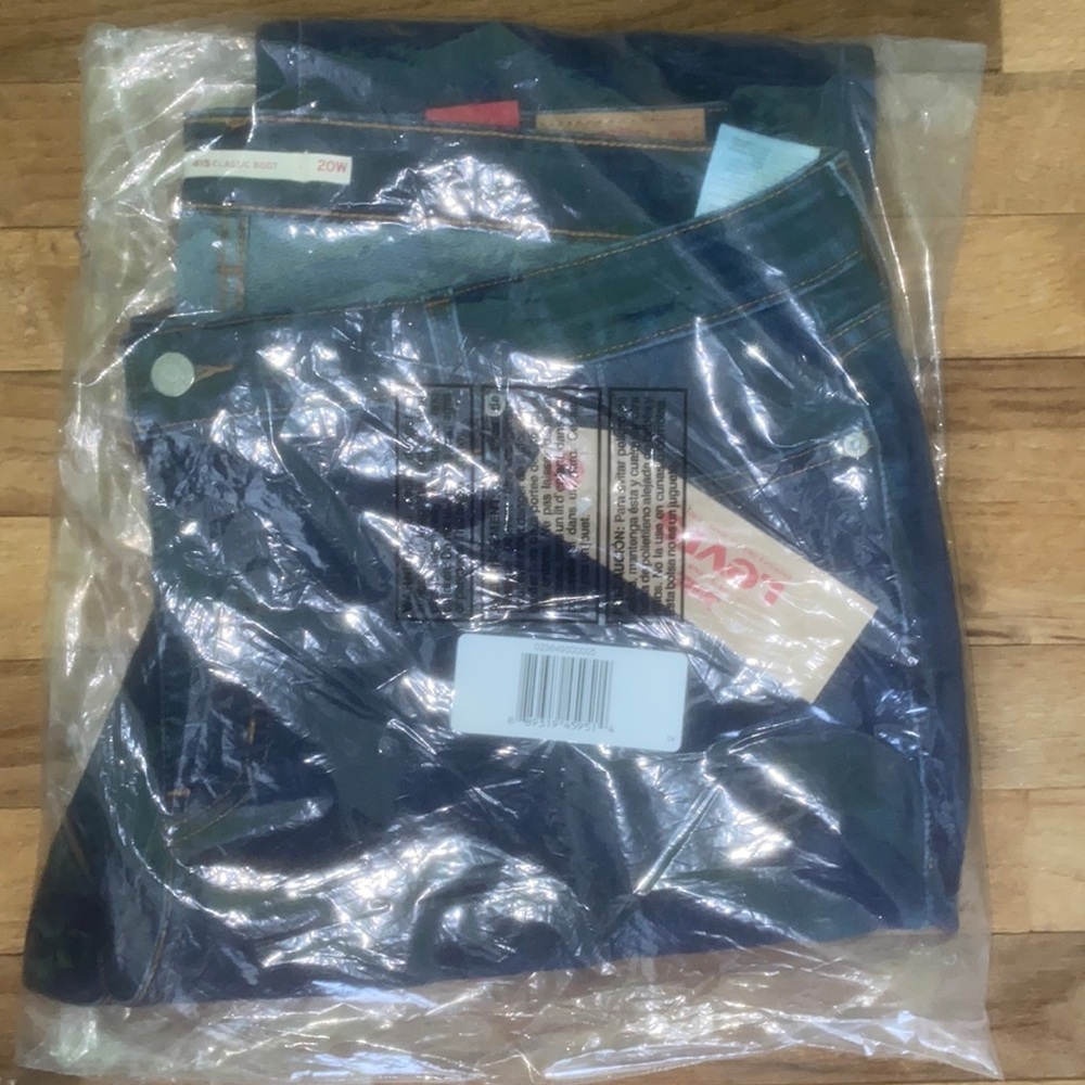 NWT Levi’s 415 classic boot jeans